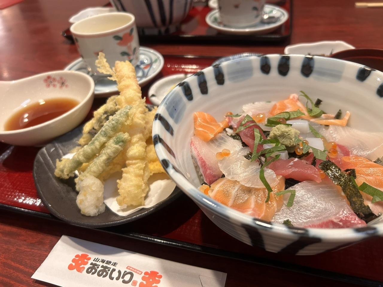 おおいり　海鮮丼